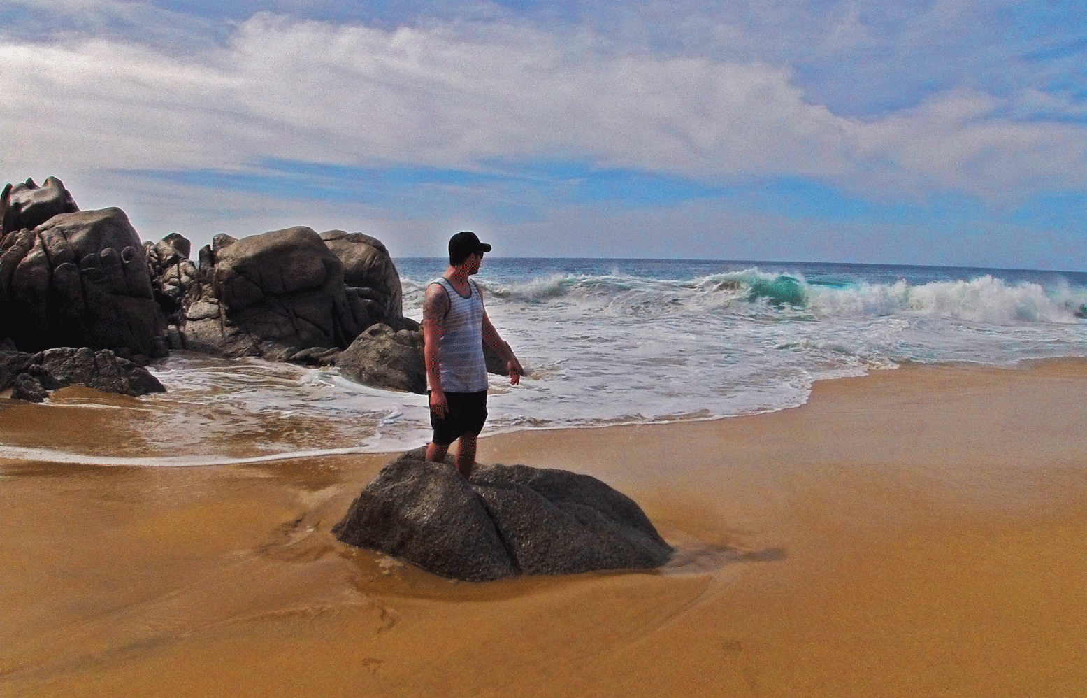 Dangerous waves on Divorce Beach in Cabo San Lucas, Mexico